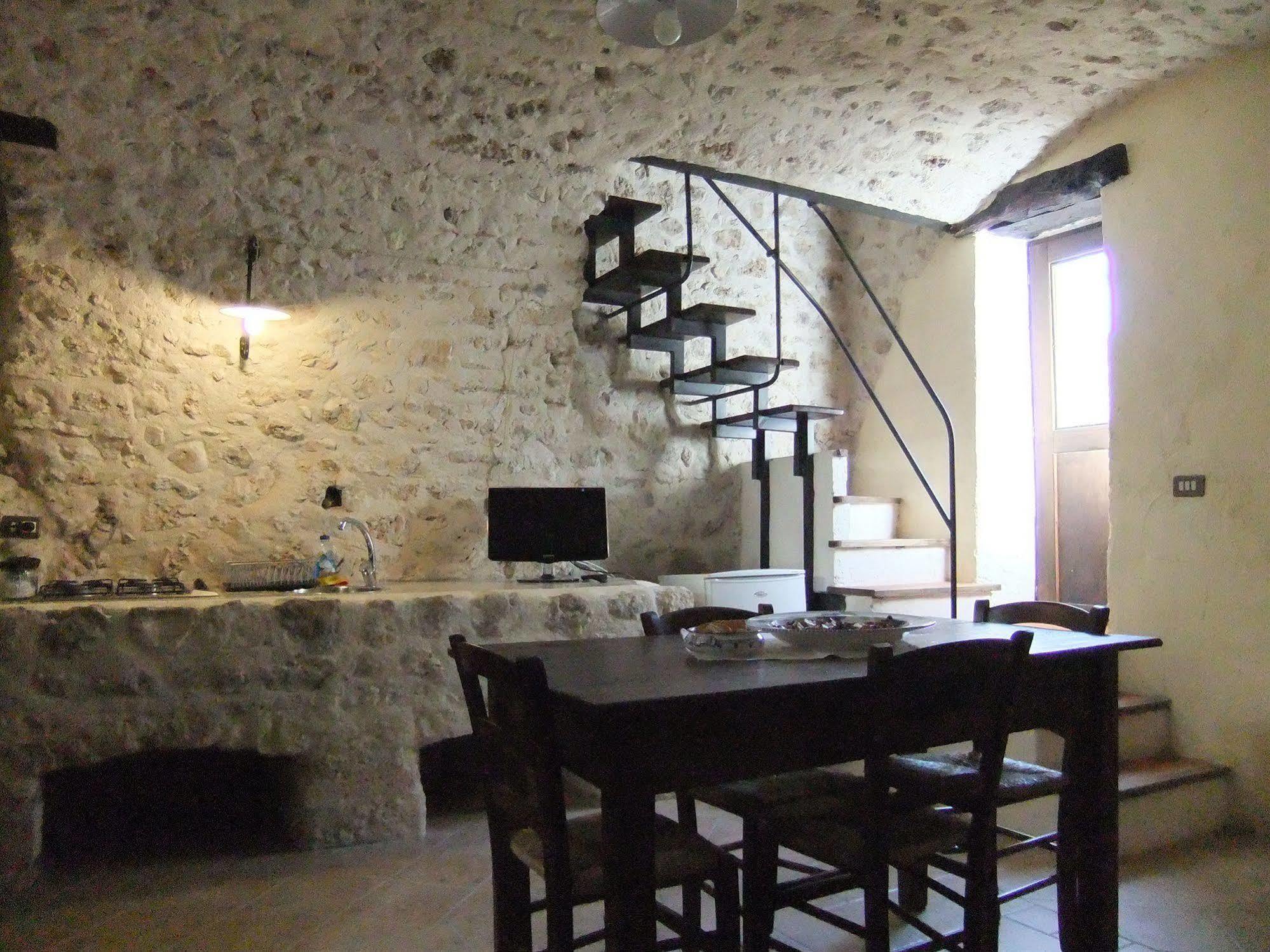 Residenza La Torre Apart otel Santo Stefano Di Sessanio Dış mekan fotoğraf